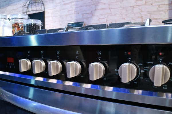 Haier HCR6250ADS control knobs for stovetop and oven cavity