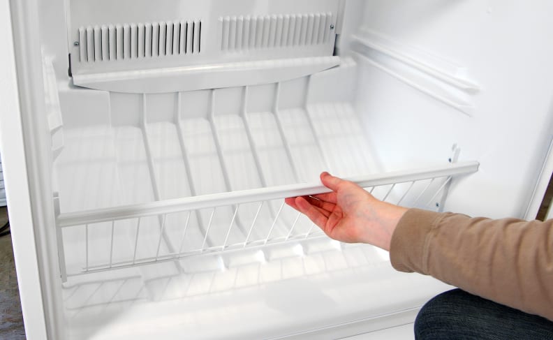 undercounter beverage cooler with ice maker
