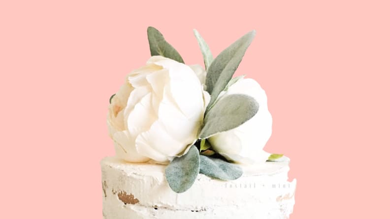 10 Wedding Cake Toppers That Are Actually Attractive