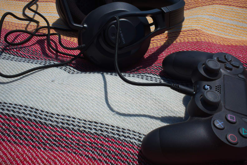 Turtle Beach's Recon 500 headset, with the cable plugged into a PS4 controller.