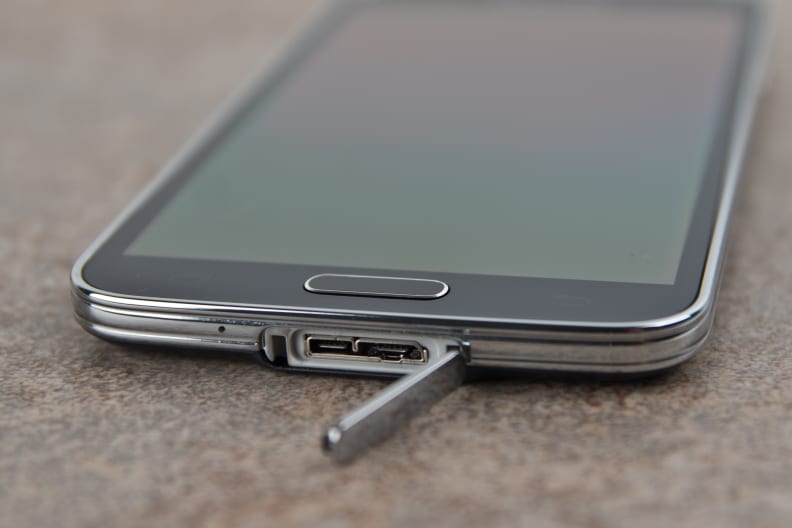 Samsung-Galaxy-S5-review-usb.jpg