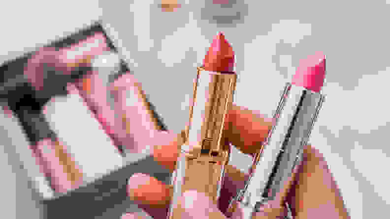 A photo of two lipsticks.