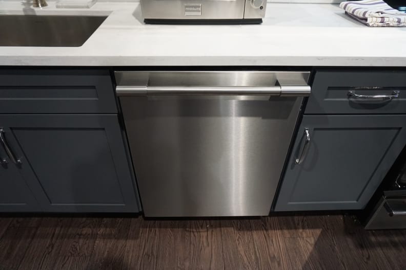 Frigidaire Professional Dishwasher FPID2497RF First Impressions Review
