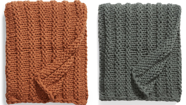 Chunky knit throw blankets in autumn colors