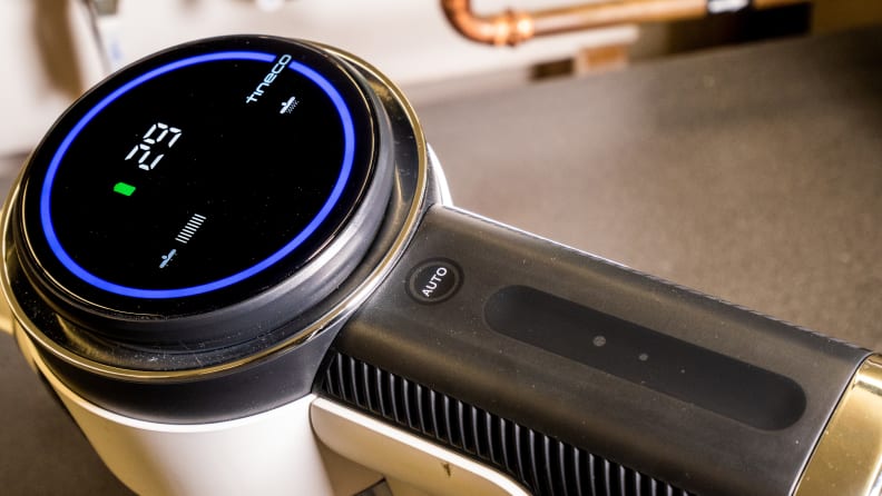 The user interface lets you know how much battery you have left, the suction level, and how dirty the floor is.