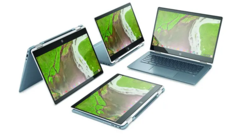 这张图片显示了几台Chromebook笔记本电脑处于不同的开放状态，一台在侧面，一台正常打开，另一台打开以显示平板电脑功能。