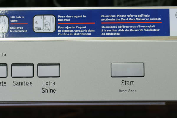 The right side of the Bosch SHP65TL5UC's control panel