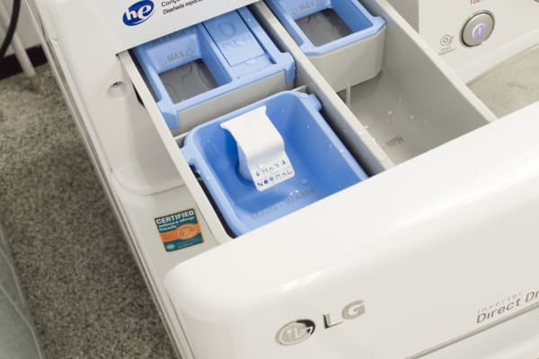 automatic laundry detergent dispenser