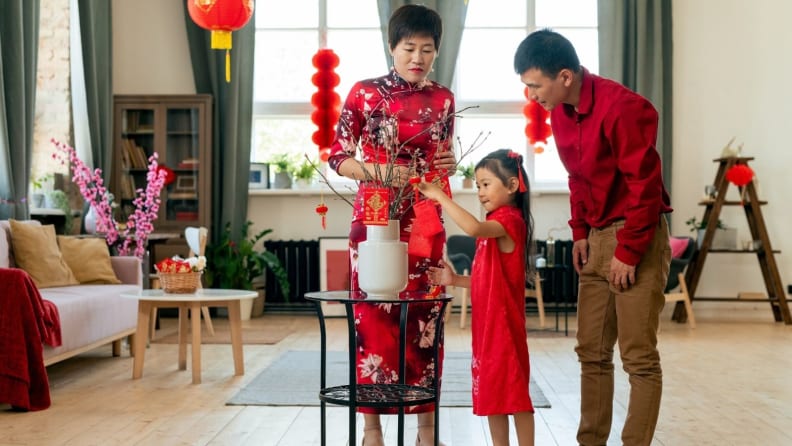 Elegant Chinese New Year party decoration using gold and red party