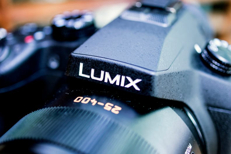 Panasonic Lumix DMC-FZ1000 review: This long-zoom camera may sway
