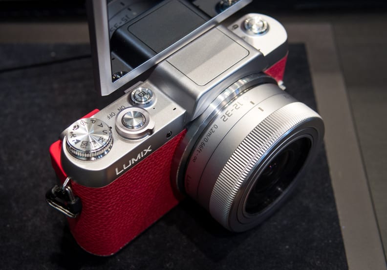 Panasonic Lumix GF7 – Top Controls
