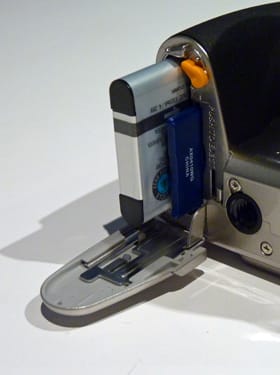 OLYMPUS-SP800UZ-battery.jpg