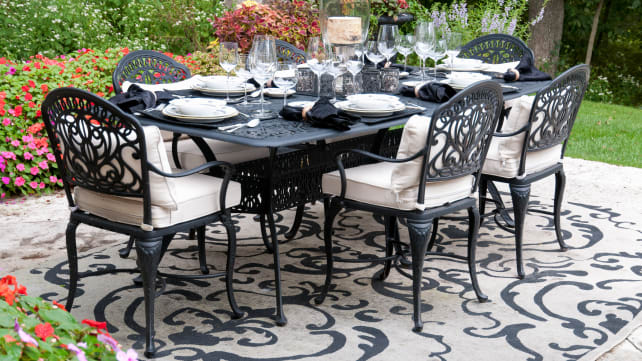 How to clean metal furniture