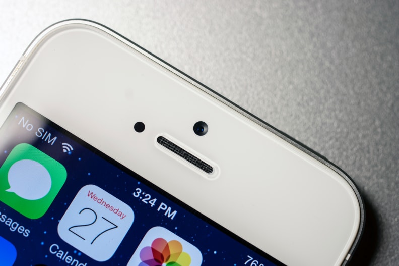 A picture of the Apple iPhone 5s' home button.