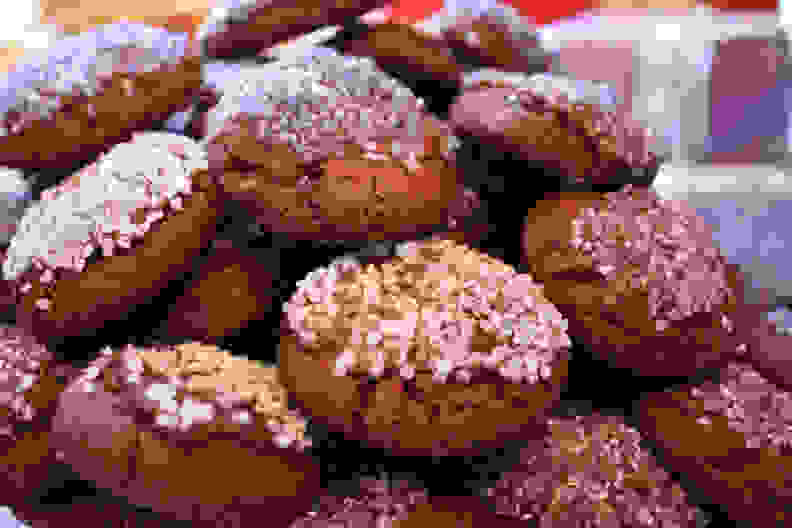 pile of chocolate cookies