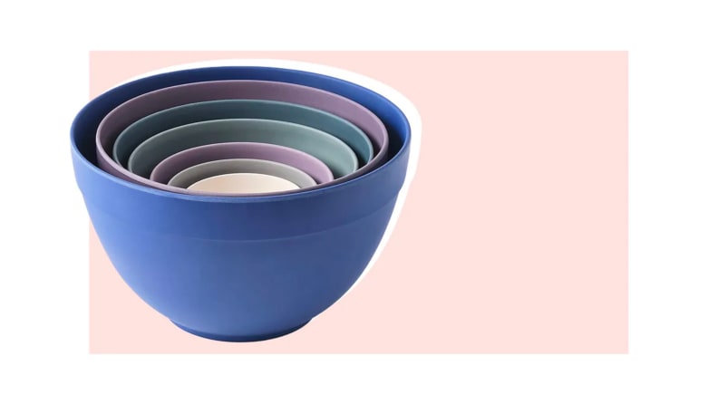 A stack of mixing bowls.