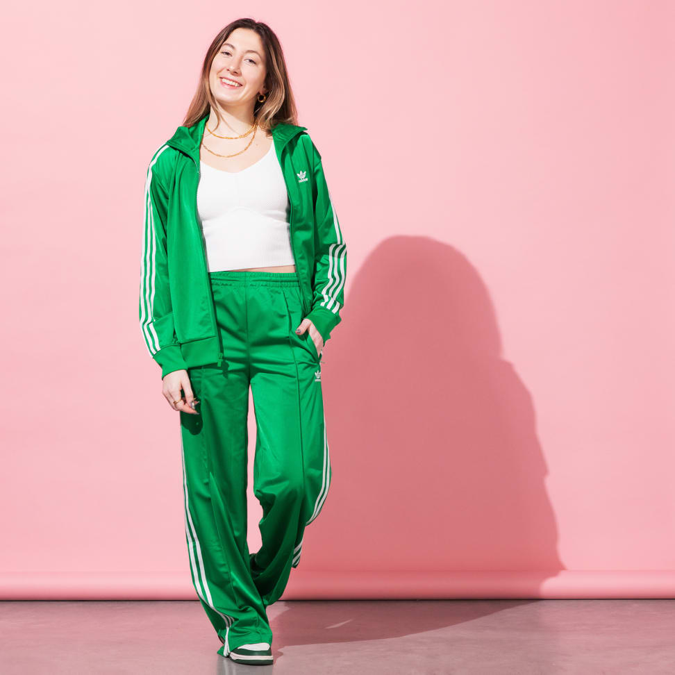 How to style an Adidas tracksuit  Adidas tracksuit women, Tracksuit women,  Adidas tracksuit women outfit
