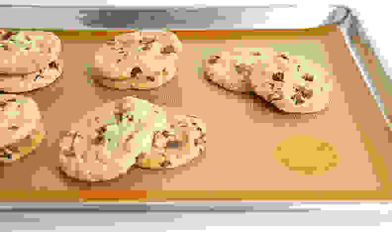 baking mat with cookies