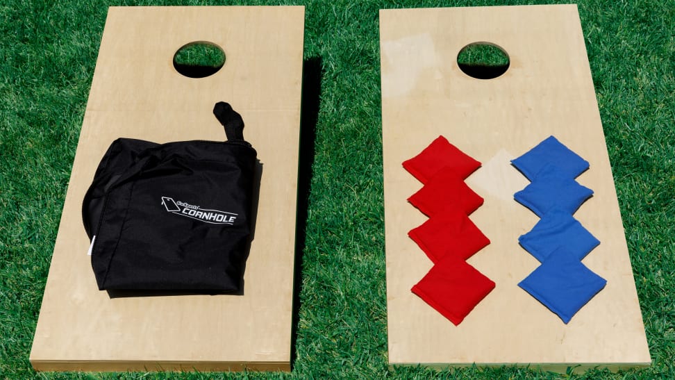 How to play Cornhole 