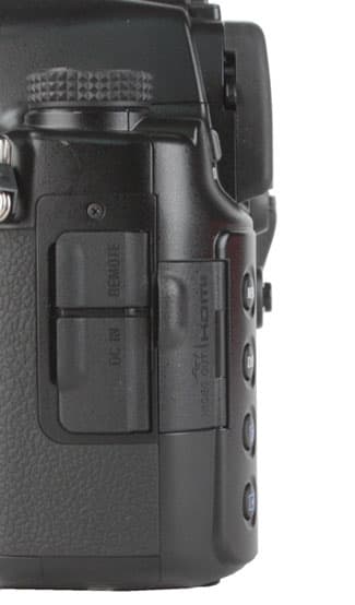 SONY-A900-ports-closed.jpg