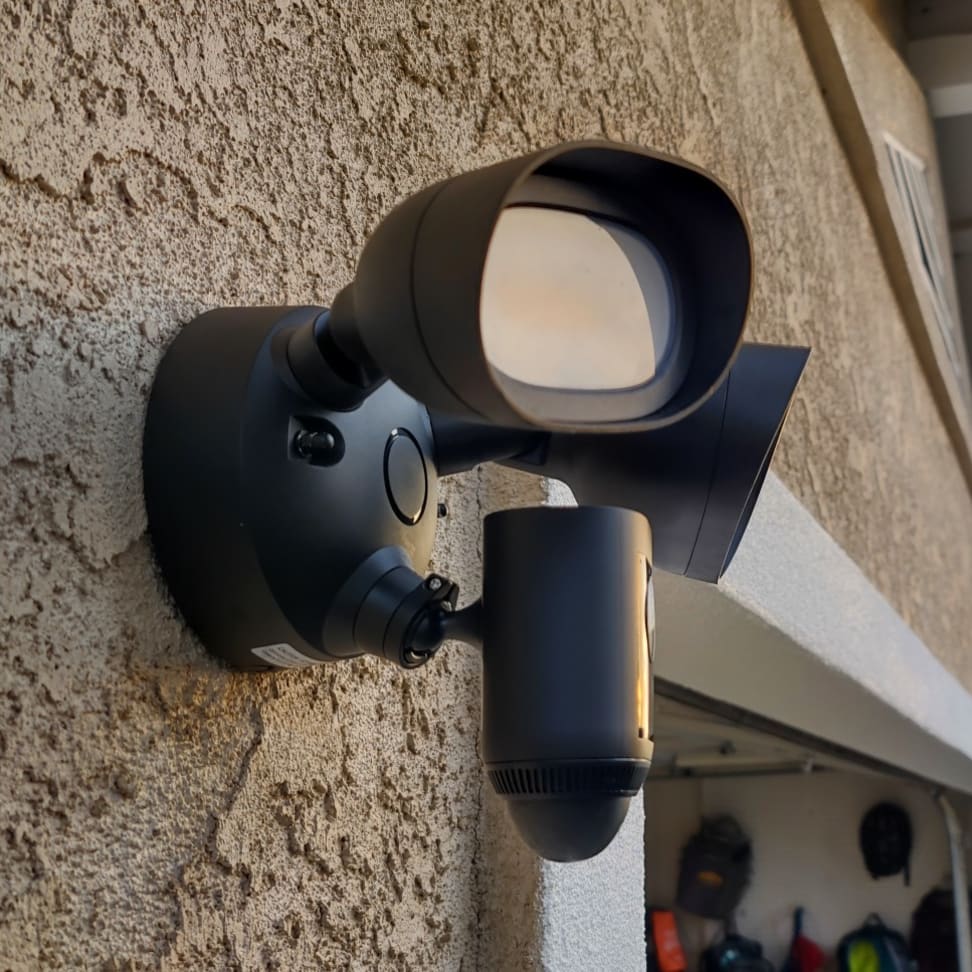 Arlo Floodlight Camera Outdoor 1-Camera Battery-operated