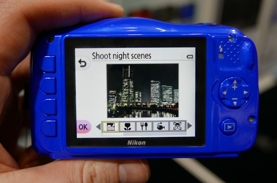 NIKON-S33-SCENES.jpg