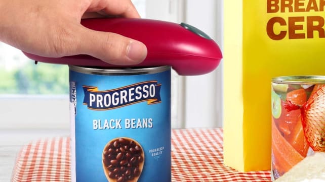Handheld electric can opener