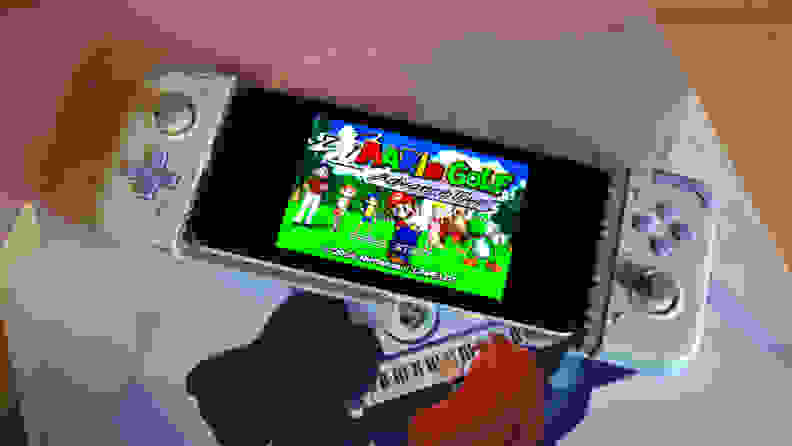 The GameSir X2s Type-C displaying Mario Golf.