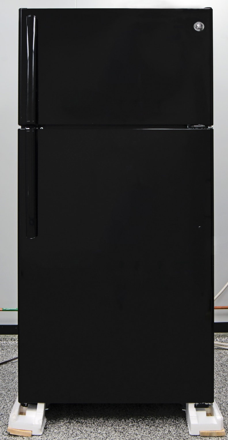 A little black like the GE GIE16DGHBB fridge never goes out of style.