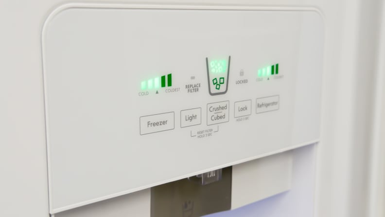 The control panel is clear and easy to use