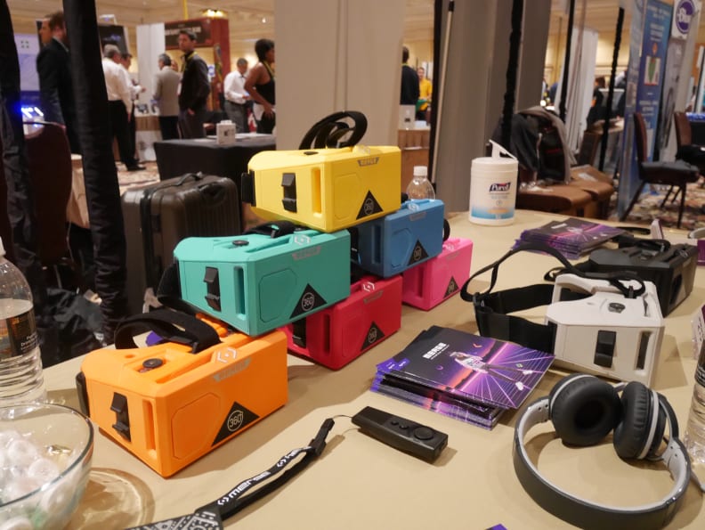 You can play with holographic worlds thanks to this VR headset.