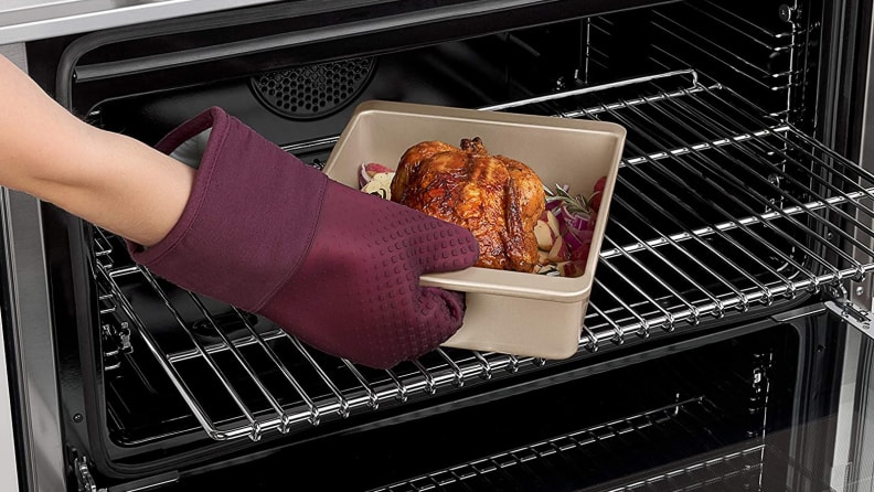 9 great oven mitts Canadians can buy right now - Reviewed Canada
