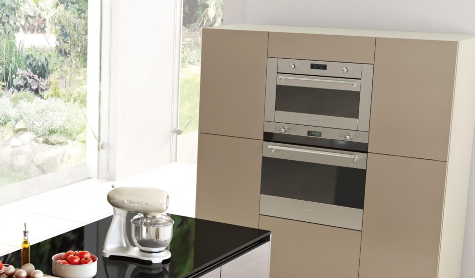 Smeg's Classic wall oven with Smart-Black window