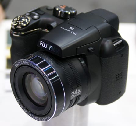Product Image - Fujifilm FinePix S4200