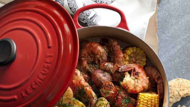 best-gifts-for-mom-2018-le-creuset-dutch-oven