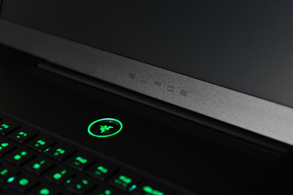 Razer-Blade-Pro-review-design-reflect2.jpg