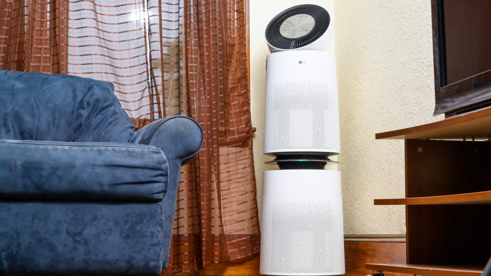 The LG AS560DWR0 air purifier.