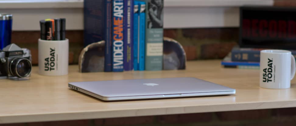 Product Image - Apple 15-inch MacBook Pro w/ Retina Display (Iris Pro)
