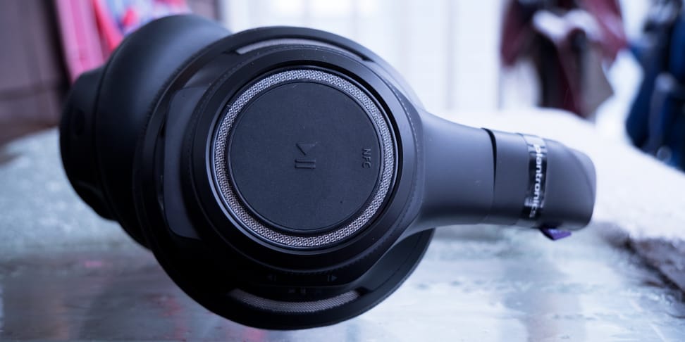 Plantronics Backbeat Pro From the Side