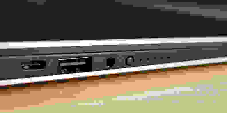 Dell XPS 13 2017 ports