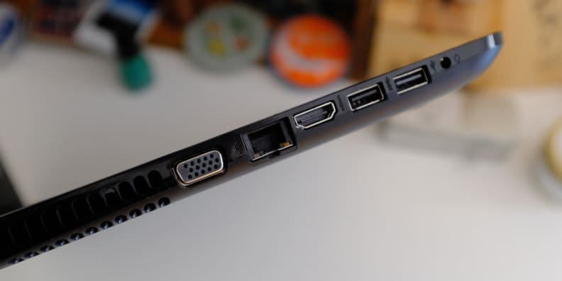 HP 14-an013nr ports