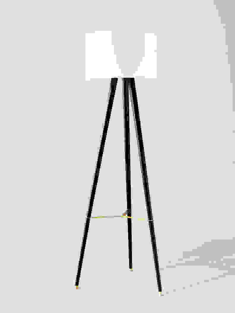 A tripod lamp