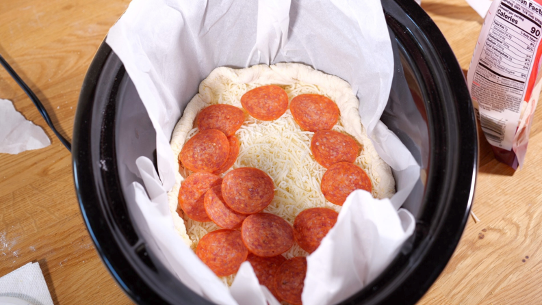 How to make slow cooker pizza