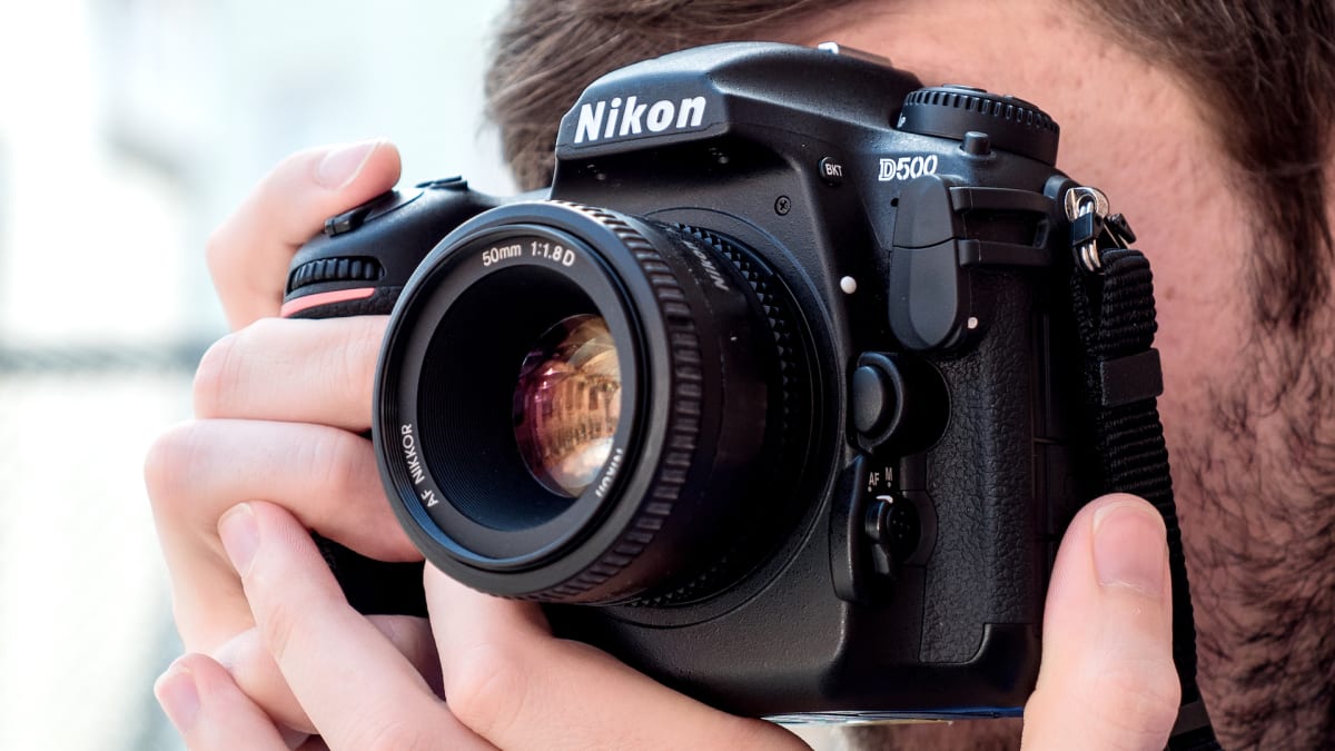 Nikon D500  Read Reviews, Tech Specs, Price & More