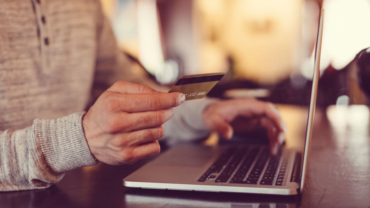 10 ways to avoid getting scammed when you're online shopping Reviewed