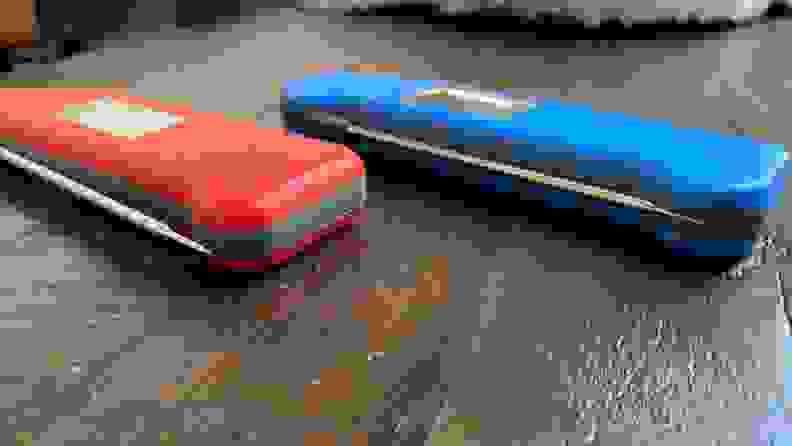 On the left, there's the Thermapen MK5 in red and on the left, there's the Thermapen ONE in blue.