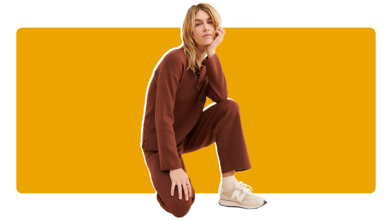 Model wearing the Lou Cozy Knit Pant, a brown pair of sweatpants.