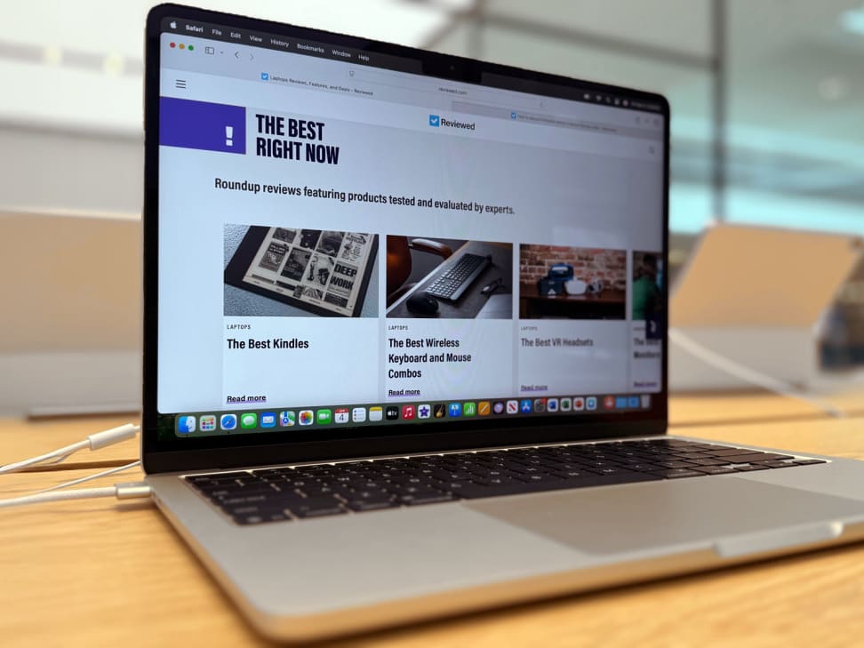 MacBook Air 13 M4 ほぼ新品 MacBook Air 13インチ Apple M4搭載モデル [2025年春モデル/SSD 512GB