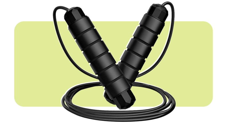 Product shot of the black Loocio Jump Rope.