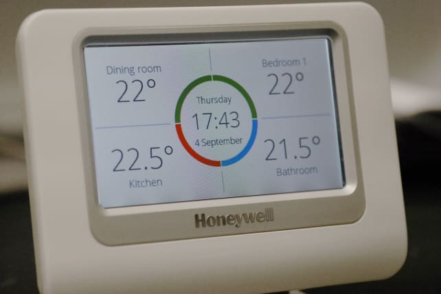 Honeywell-evohome-controller.jpg